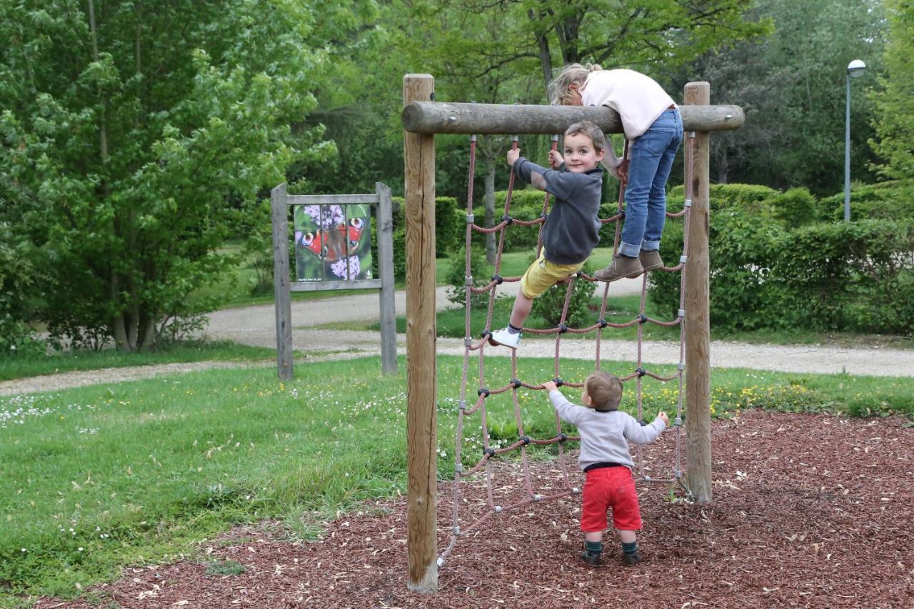 Camping Le Nid Du Parc Villars-les-Dombes Kültér fotó