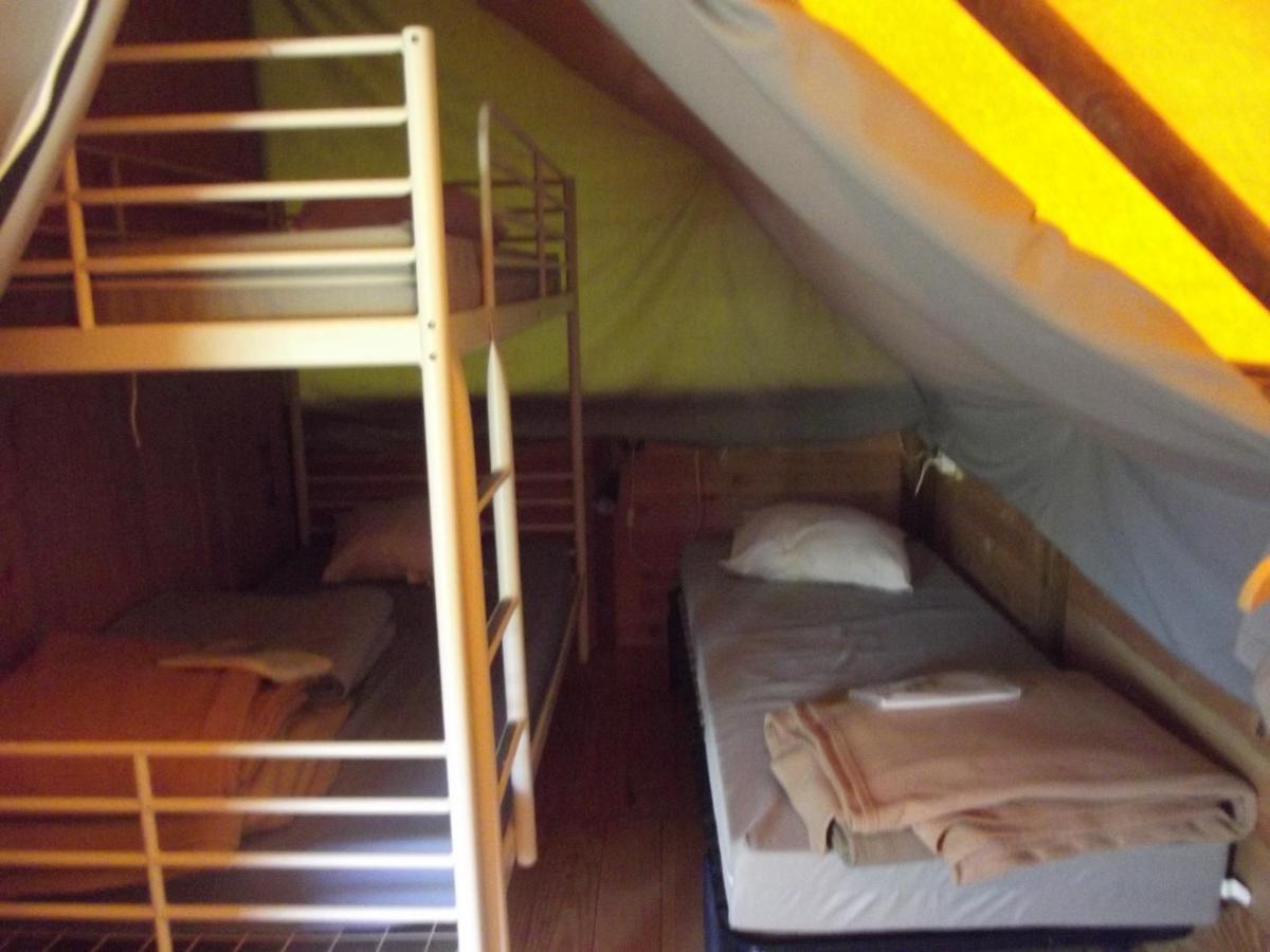 Camping Le Nid Du Parc Villars-les-Dombes Kültér fotó