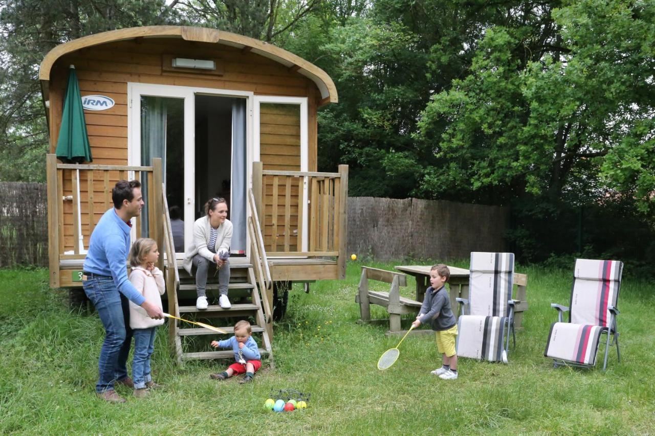 Camping Le Nid Du Parc Villars-les-Dombes Kültér fotó